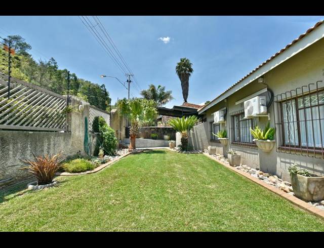 3 BEDROOM HOUSE FOR SALE IN OAKDENE